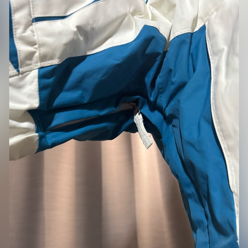 Body Glove snow jacket - Picture 7 of 13